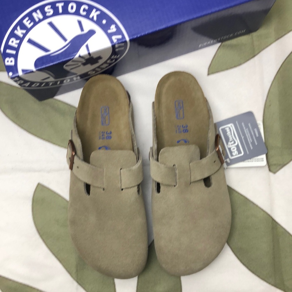 NWT Women's Taupe Suede Birkenstock Boston Shoes - Narrow Fit